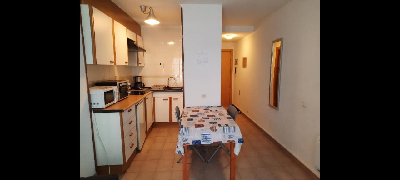 Castell Joncar,30 M De La Playa, 1Era Linea De Mar, Vista Al Mar Apartment Roses Exterior photo